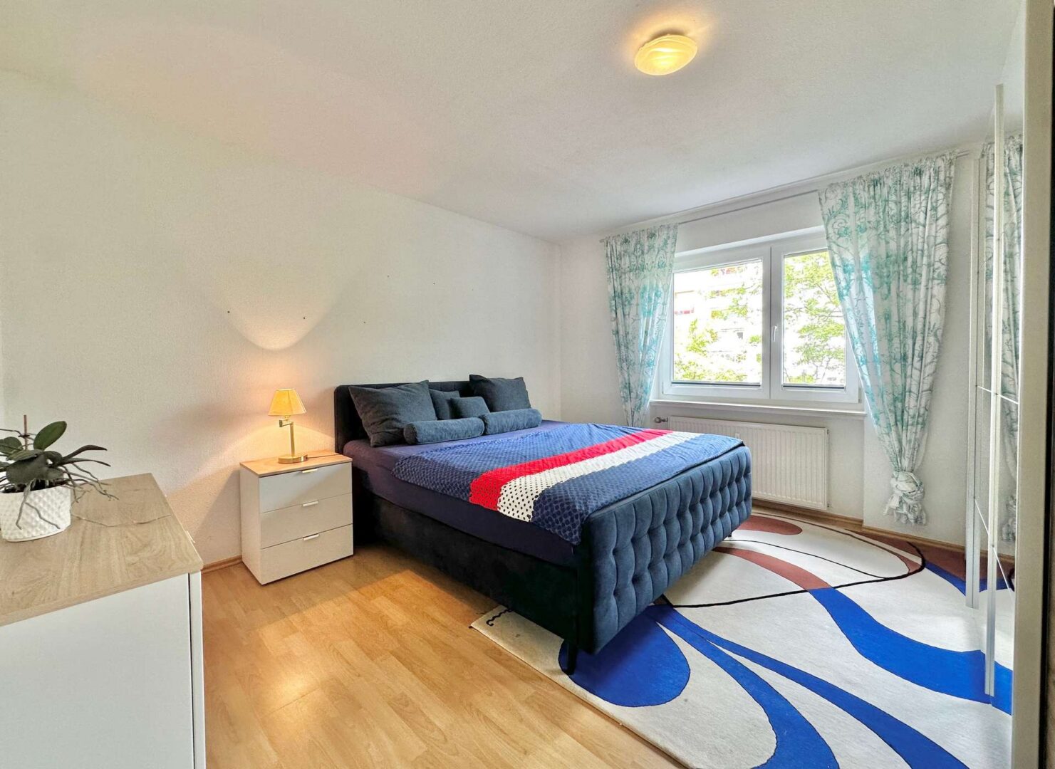 Schlafzimmer 1